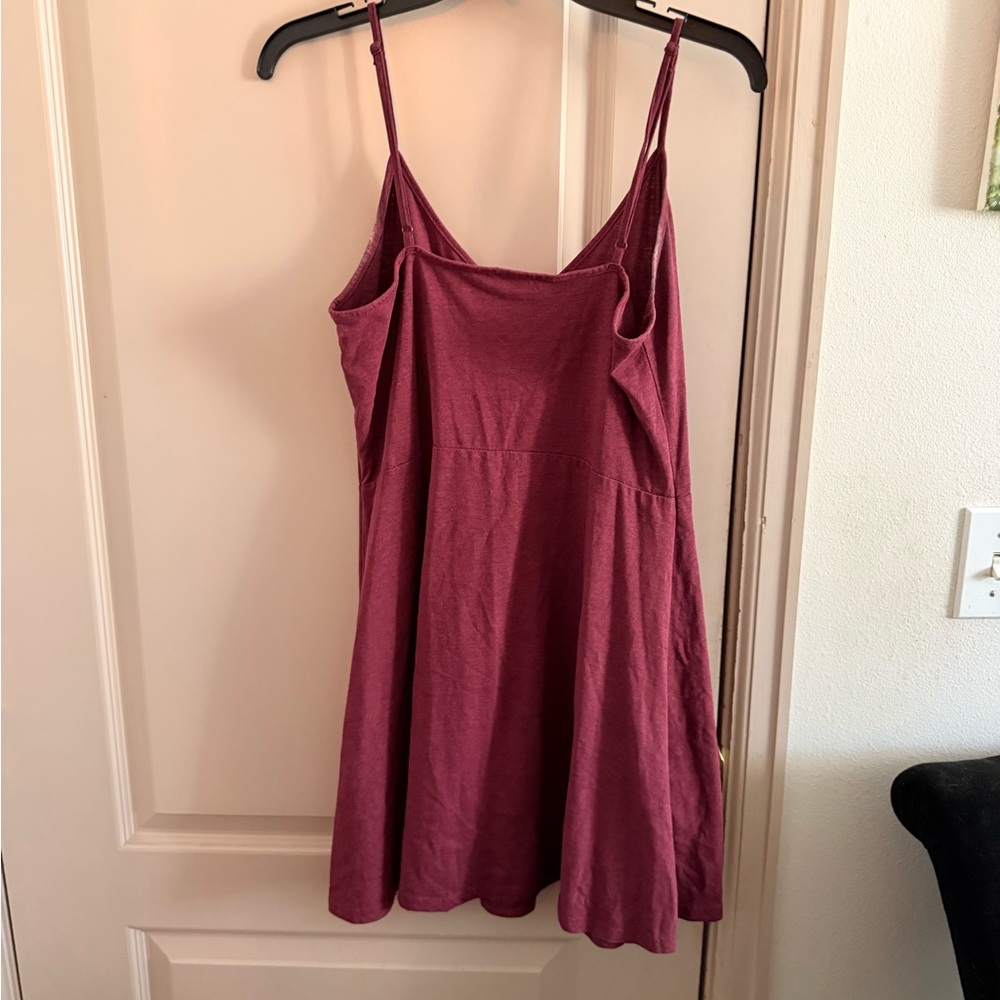 H&M Divided Burgundy Basic Top - Picture 3 of 4